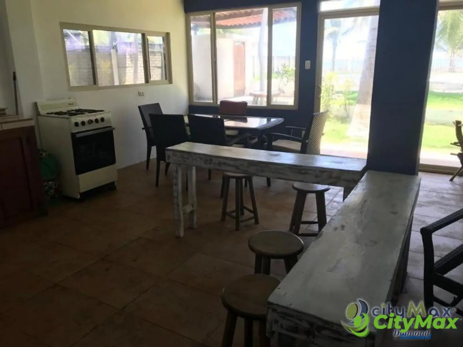 Casa en Venta en Sipacate - foto 2