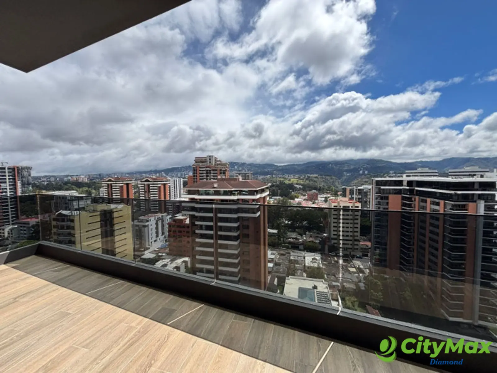 Apartamento de Lujo en Venta en Zona 14 - foto 3