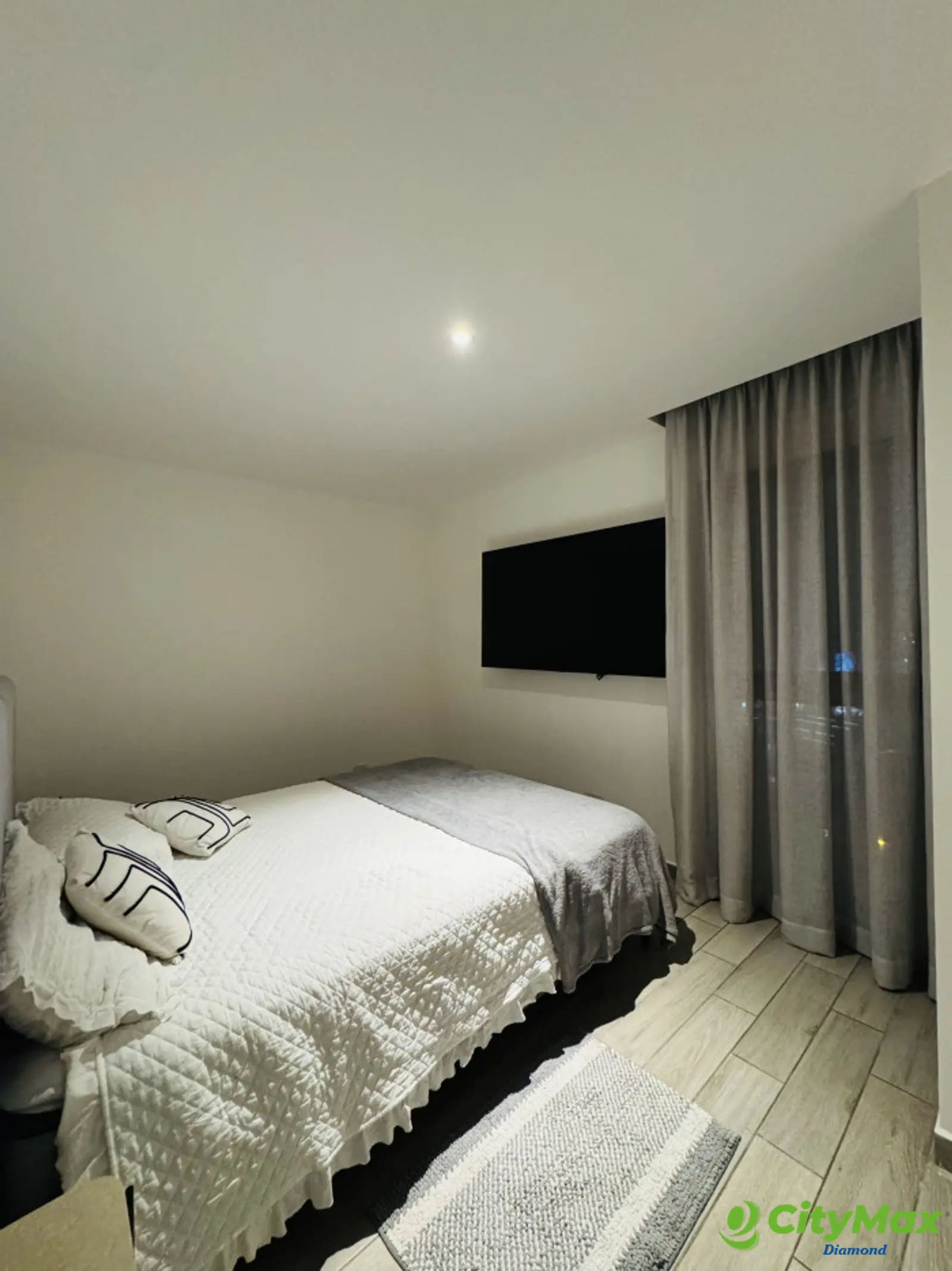Apartamento Amueblado en renta  Zona 10 - foto 6