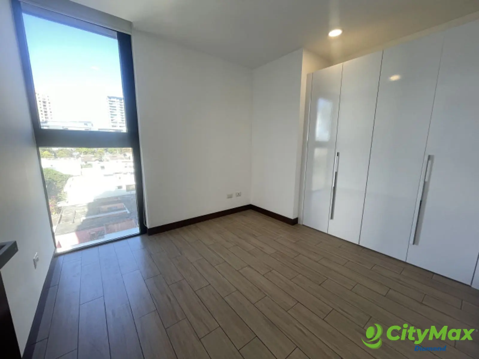 Apartamento en Venta en zona 15 - foto 4