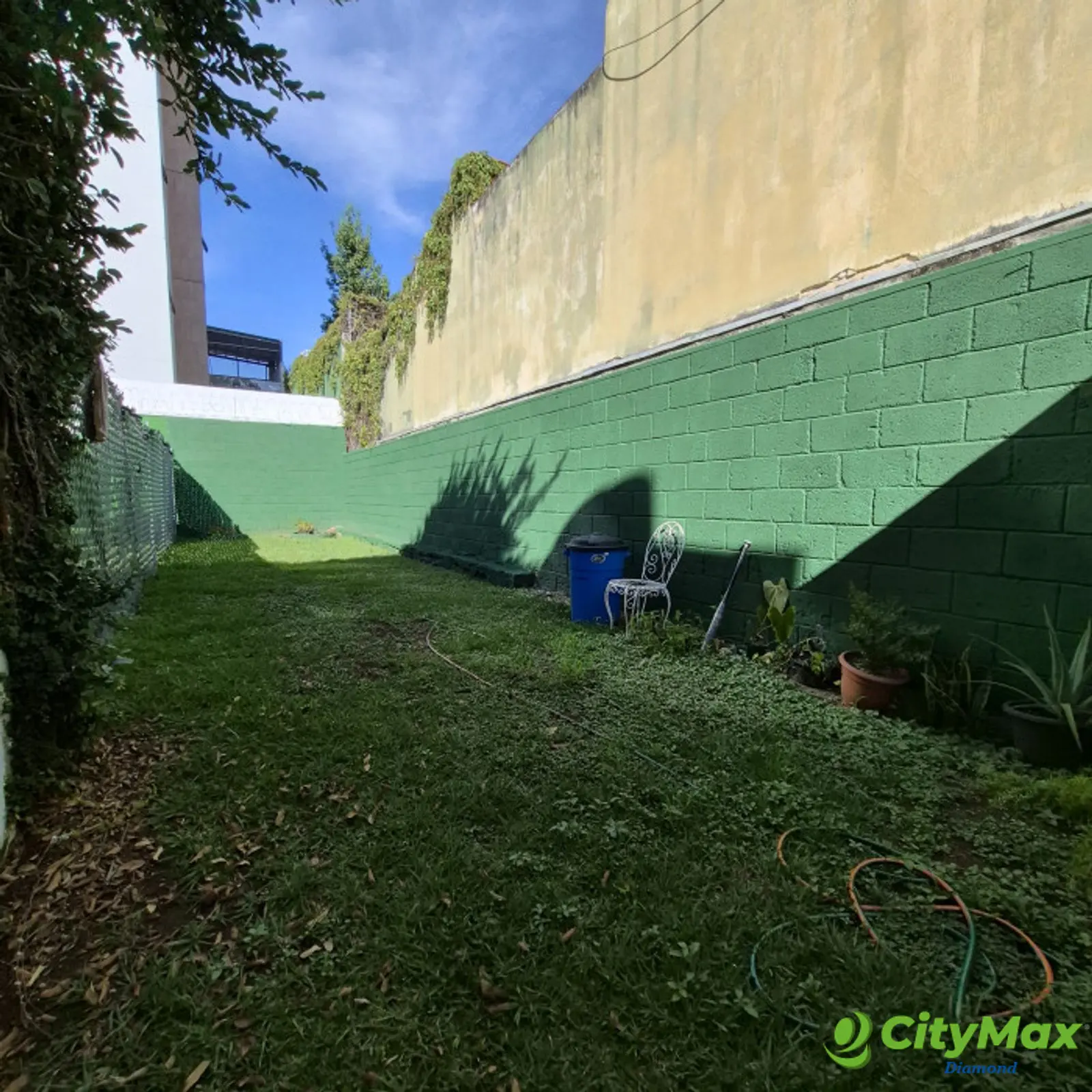 Casa en renta zona 15 Vista Hermosa 1 fuera de garita - jardín