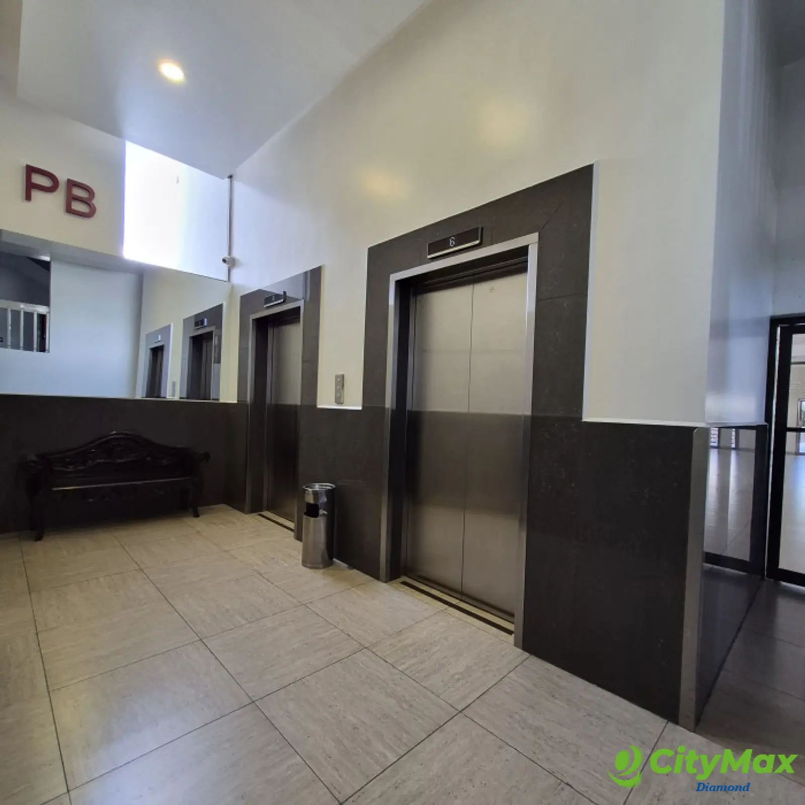 Oficina en renta en zona 15 Edificio de uso mixto  - foto 17