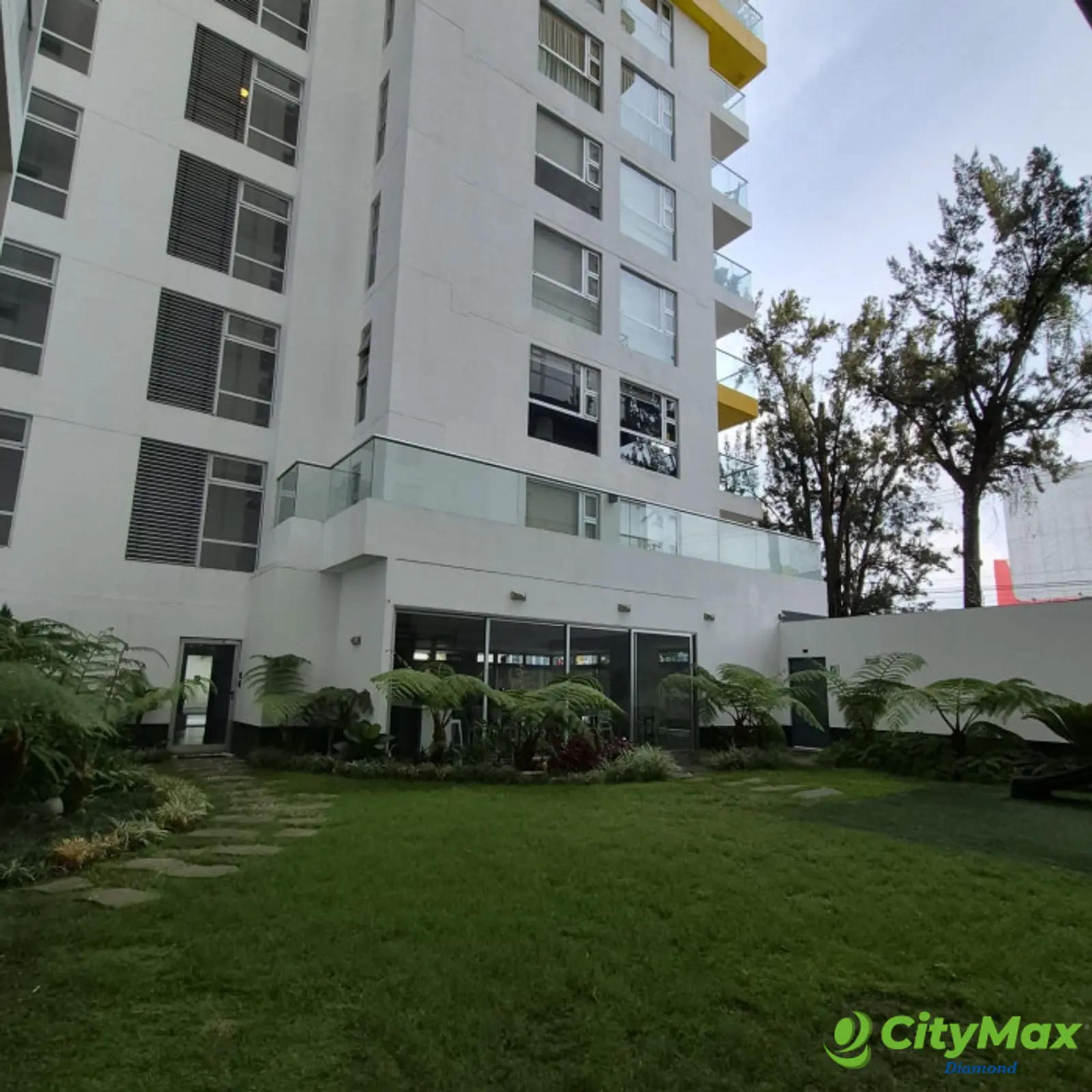 Apartamento en venta en zona 10 - foto 18