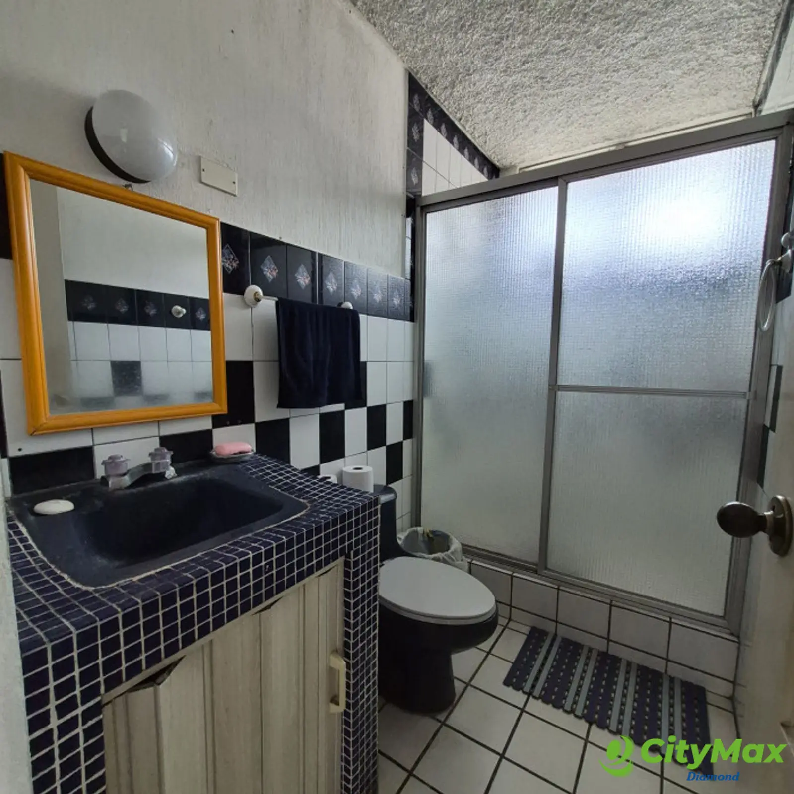 Casa en venta en Bosques de San Nicolás zona 4 Mixco - baño compartido