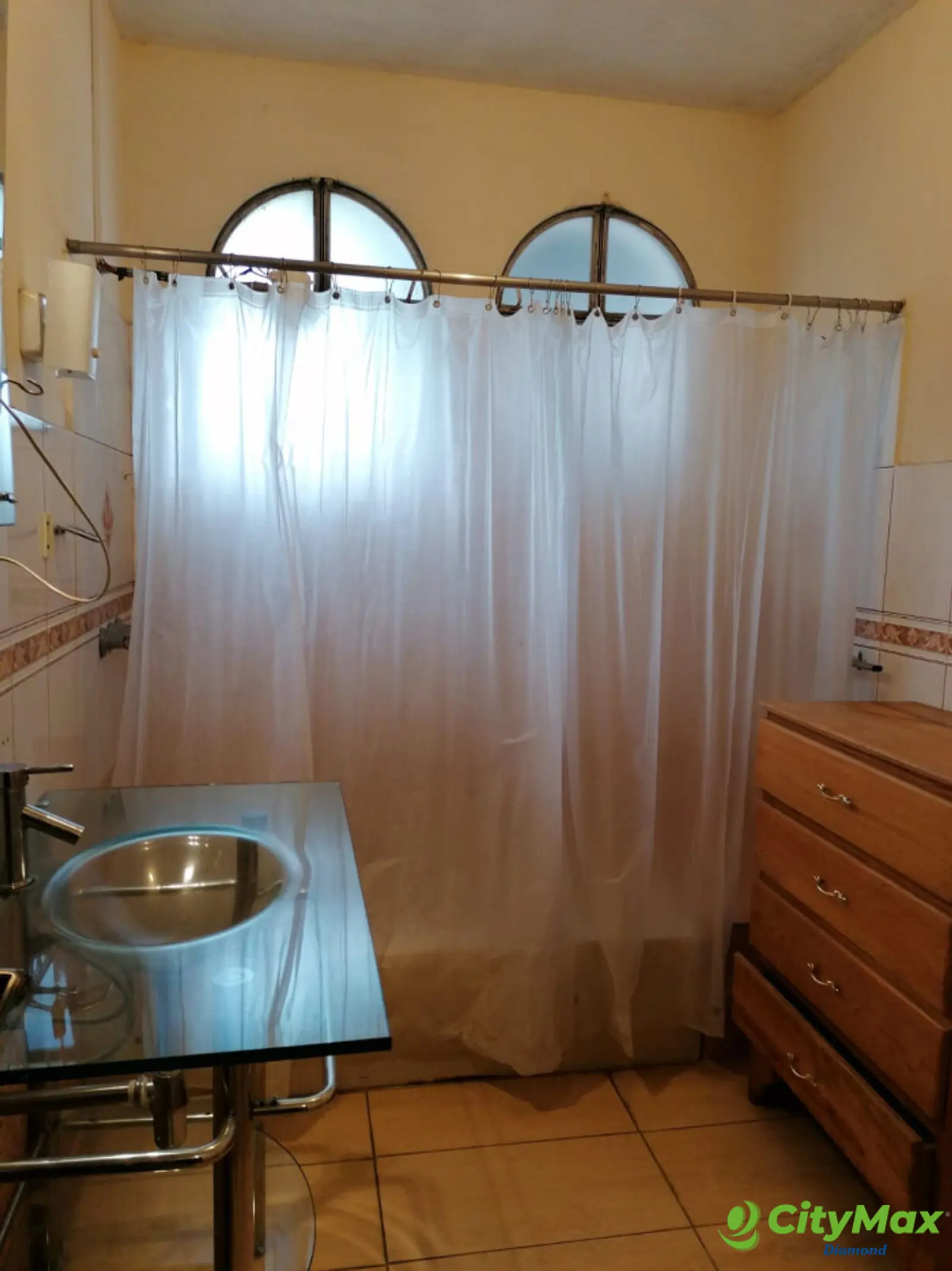 Venta Casa grande con apartamentos en zona 12 - foto 9