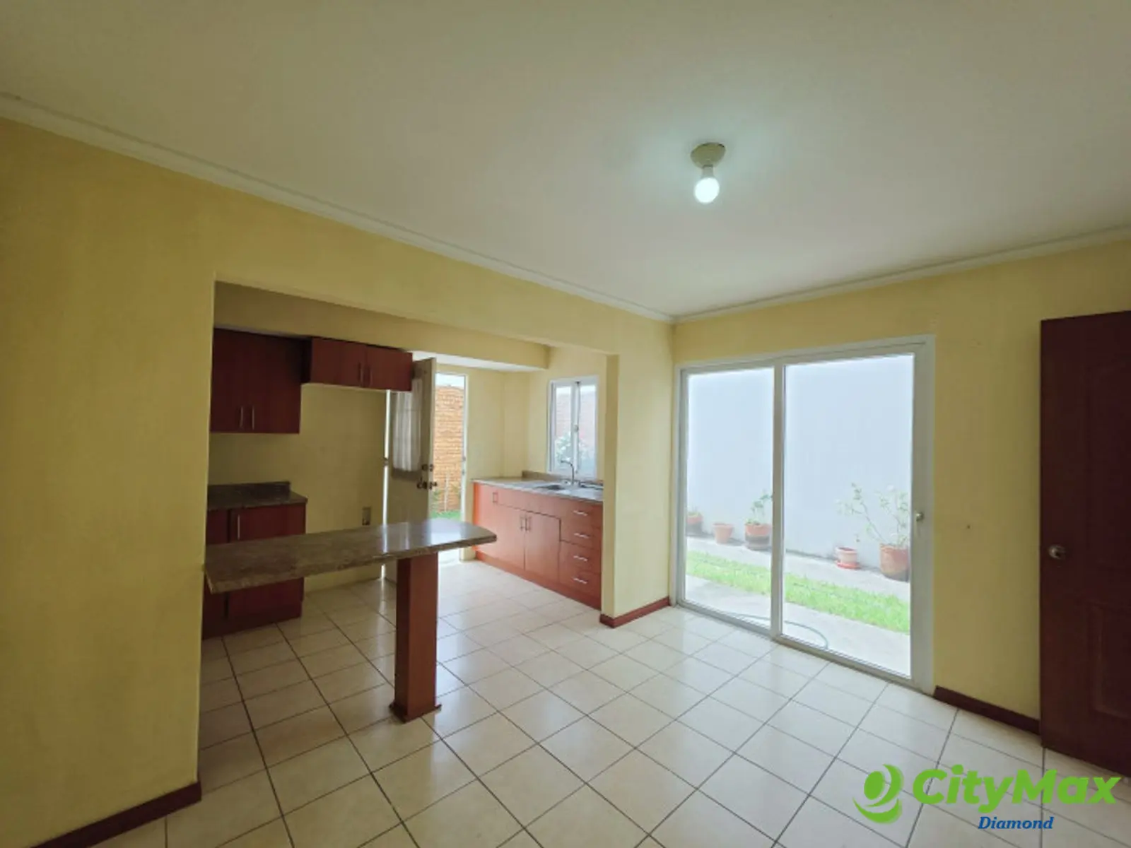 Casa en Venta en Hacienda de Las Flores Villa Nueva - foto 4