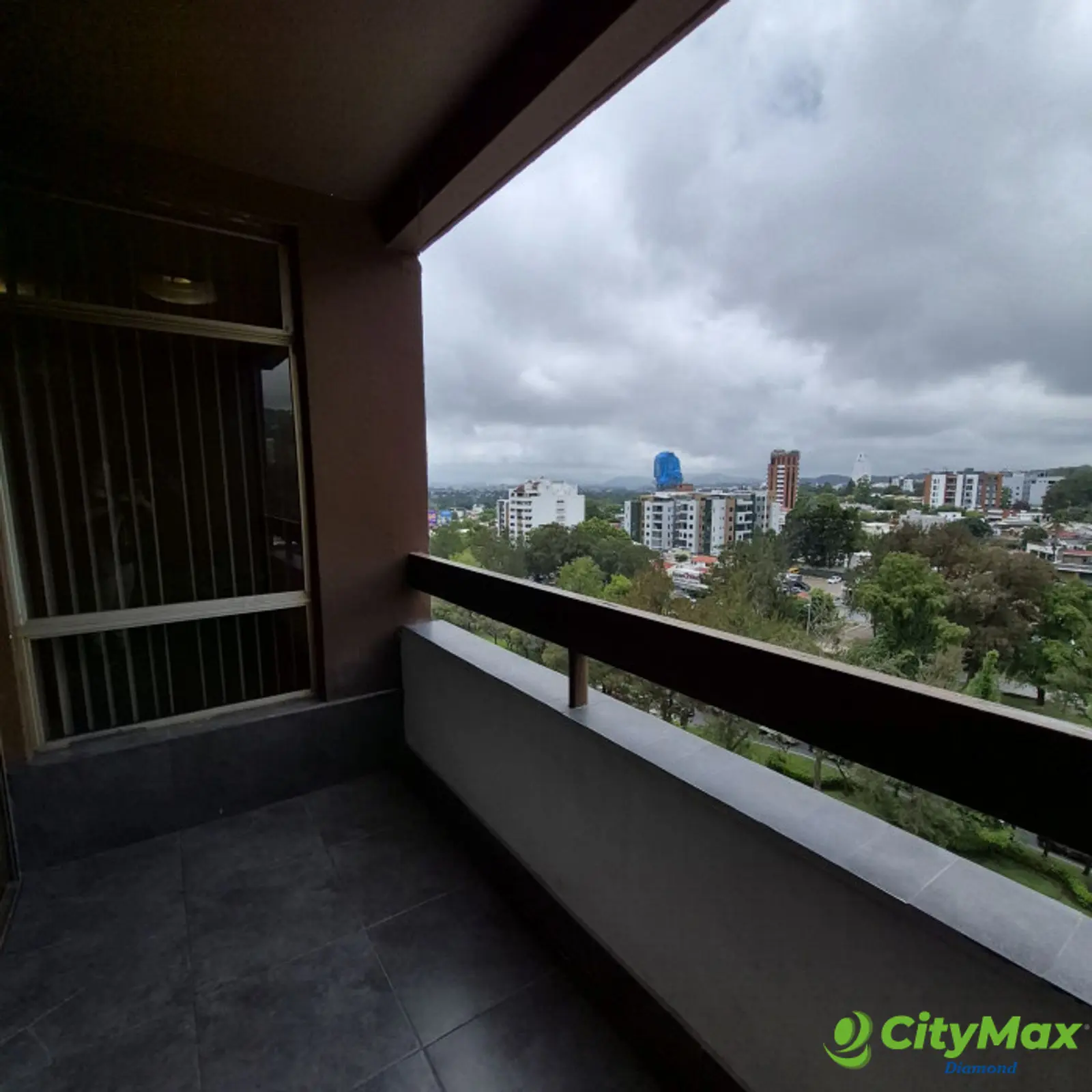 Apartamento semi amueblado renta zona 15 Vista Hermosa - foto 11