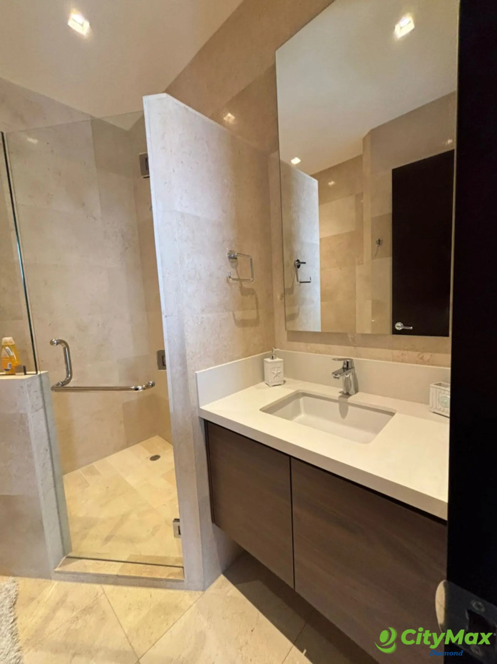 Apartamento de Lujo en Venta en Zona 14 - foto 12