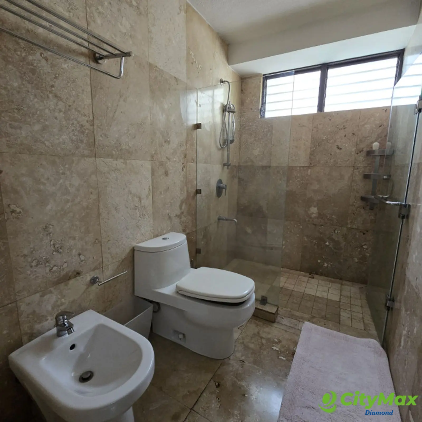 Apartamento Amueblado en Renta o Venta en Zona 10 - foto 14