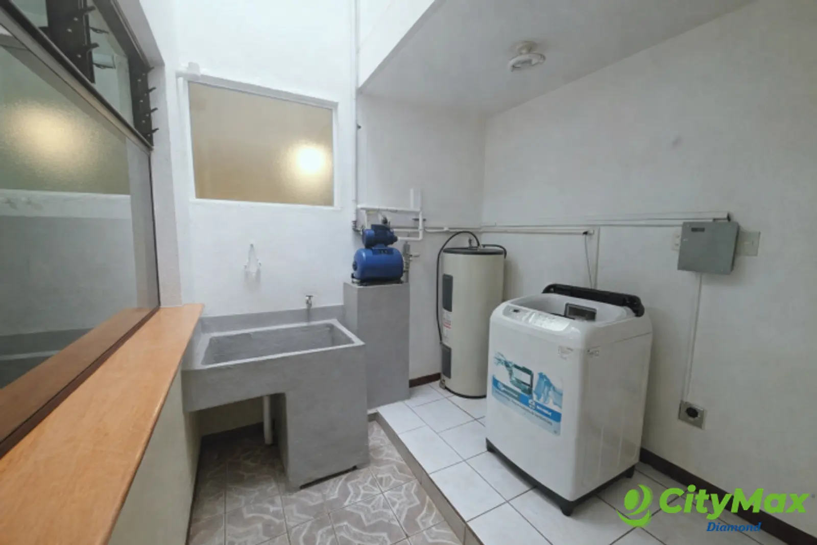 Casa en Venta en Loma Real San Cristobal - foto 2