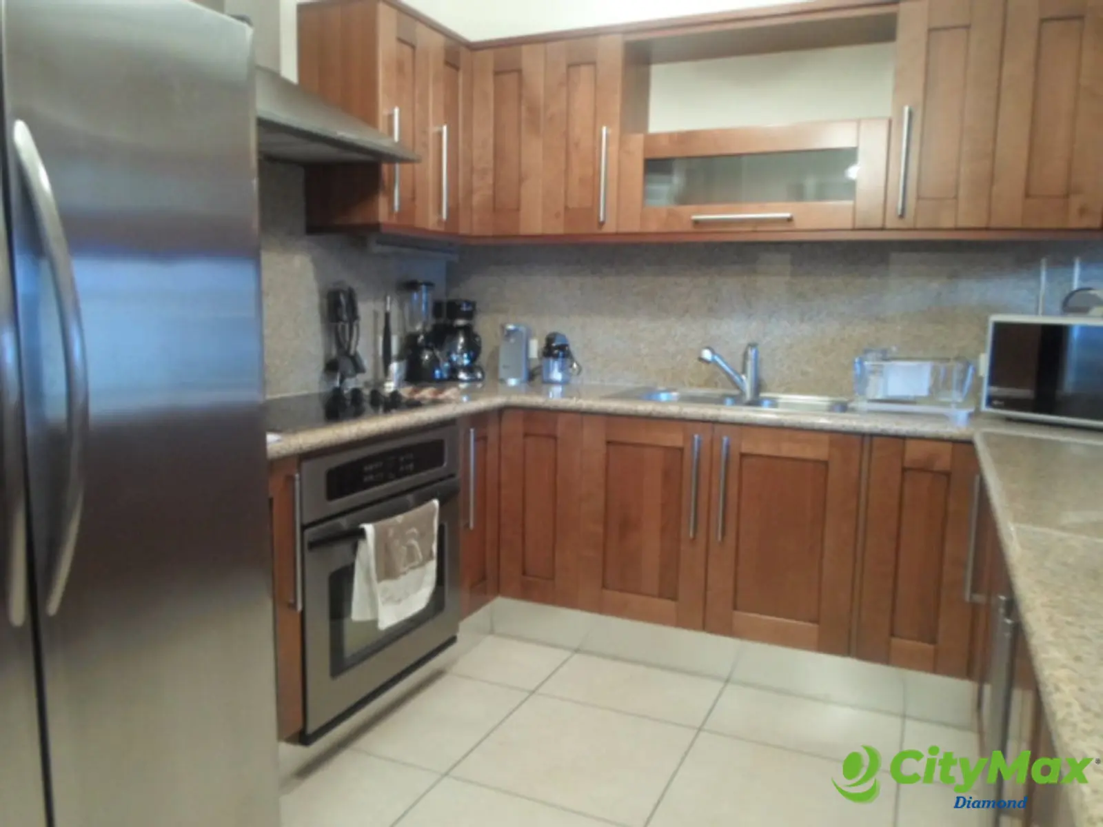VENDO O RENTO Elegante Apartamento en zona 14 - foto 4