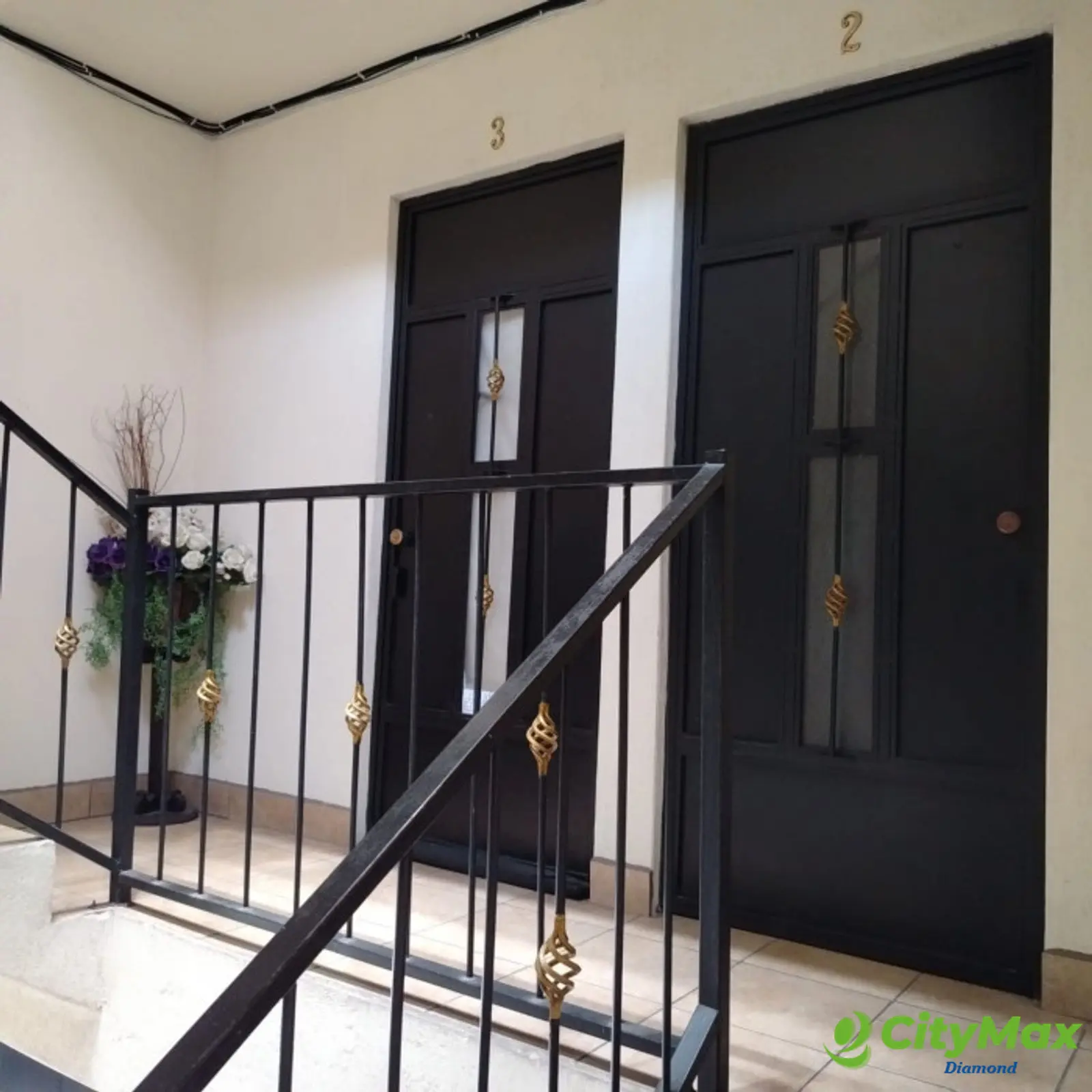 Venta Casa grande con apartamentos en zona 12 - foto 3