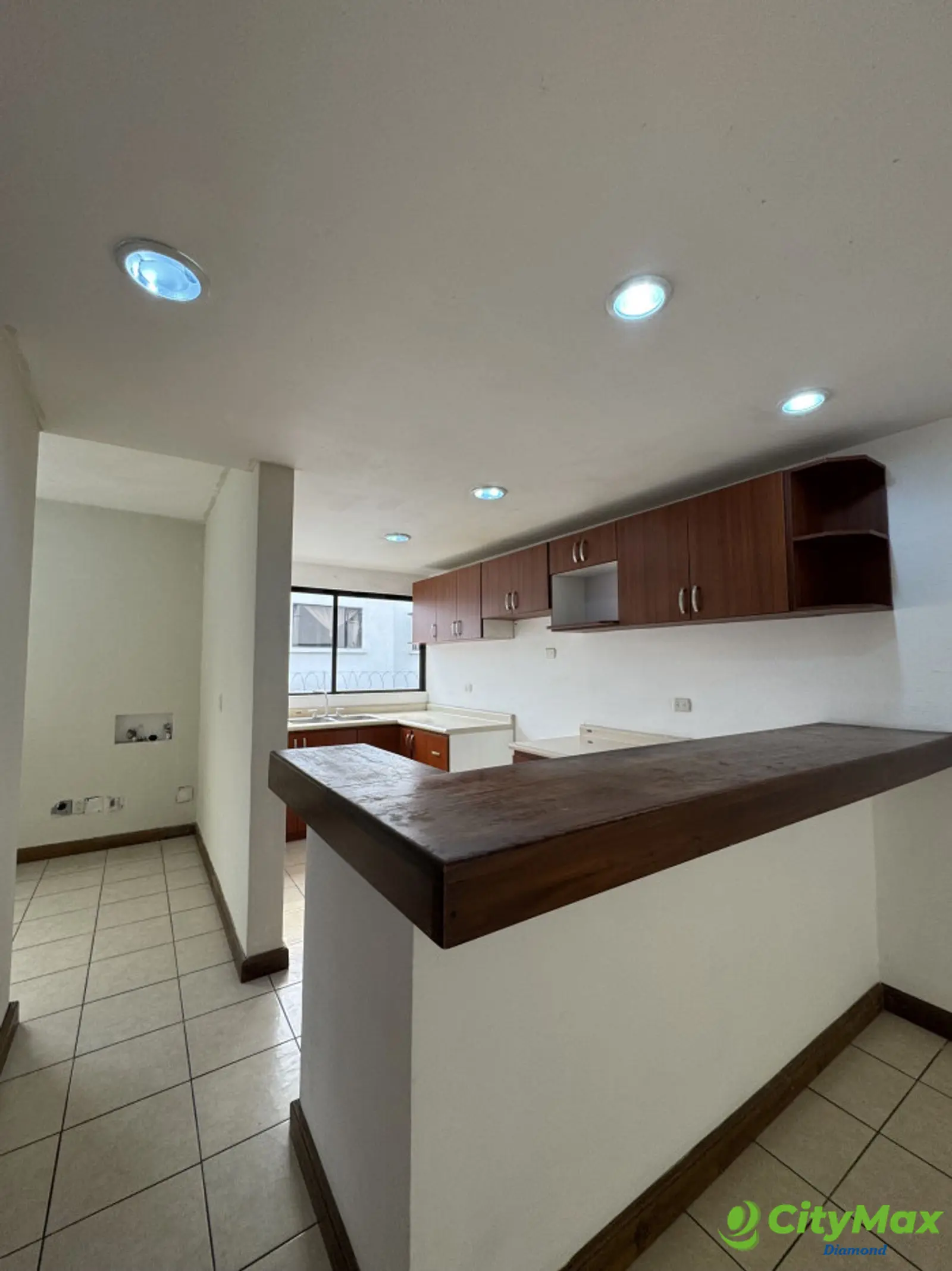 Casa en renta condominio Zona 16 Blvd. Acatán - foto 4
