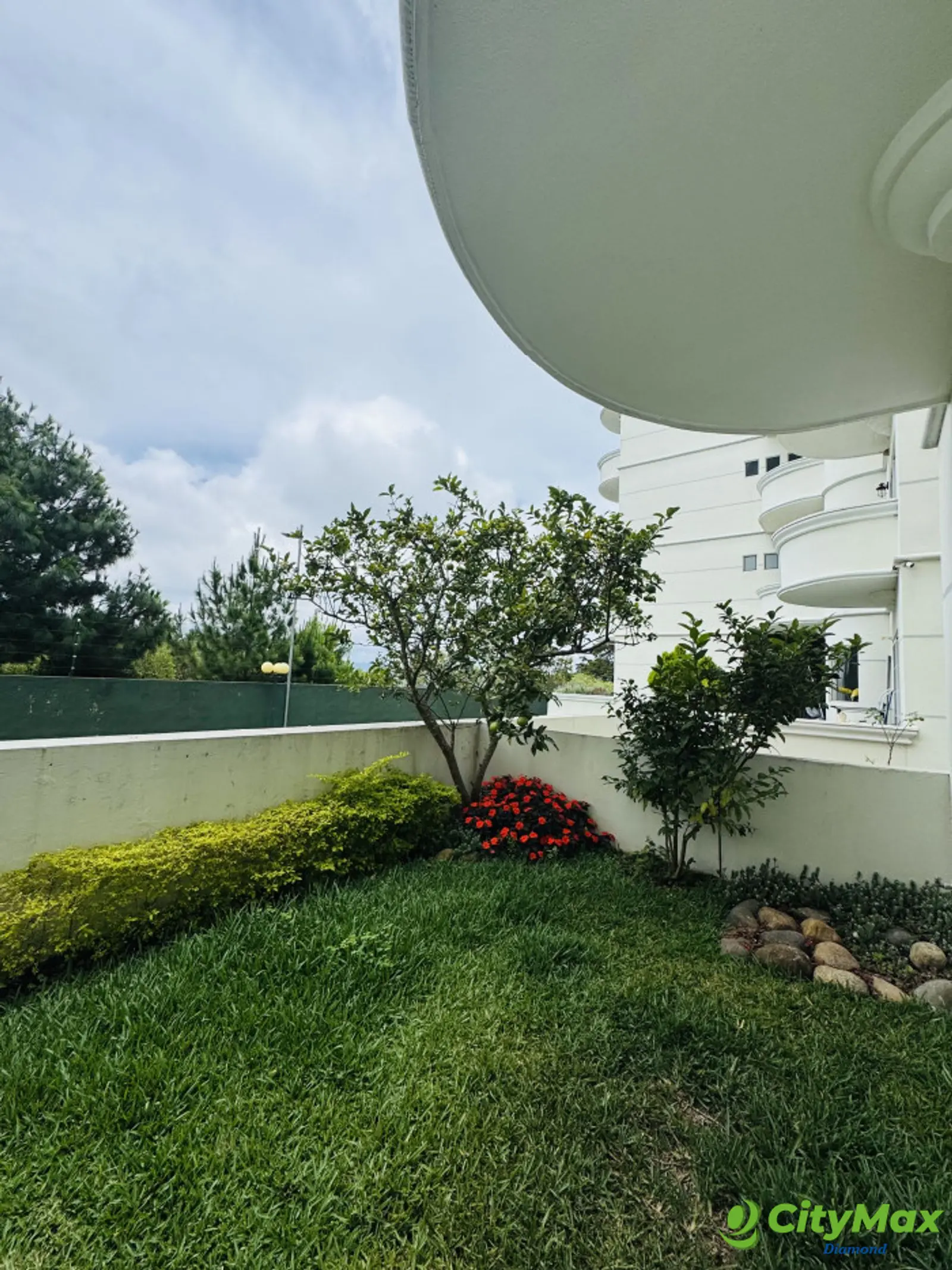 Apartamento en renta Zona 16 Vista Hermosa 4 - Jardín Interno