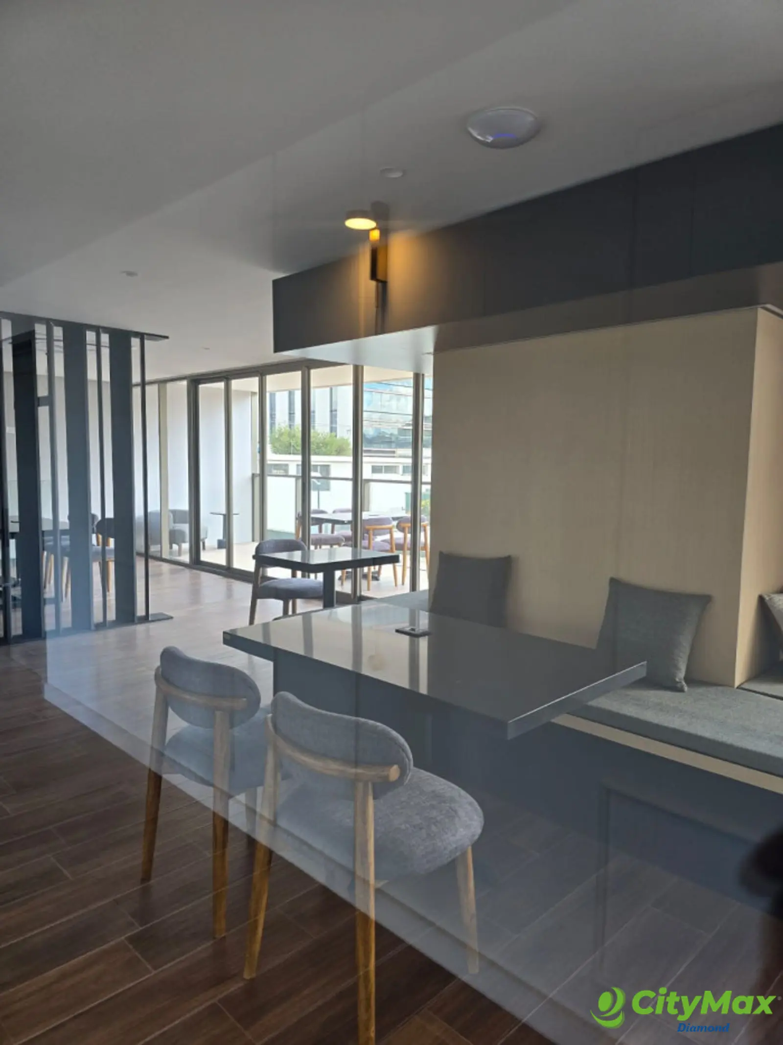 Apartamento en renta en zona 10 Athara - foto 6