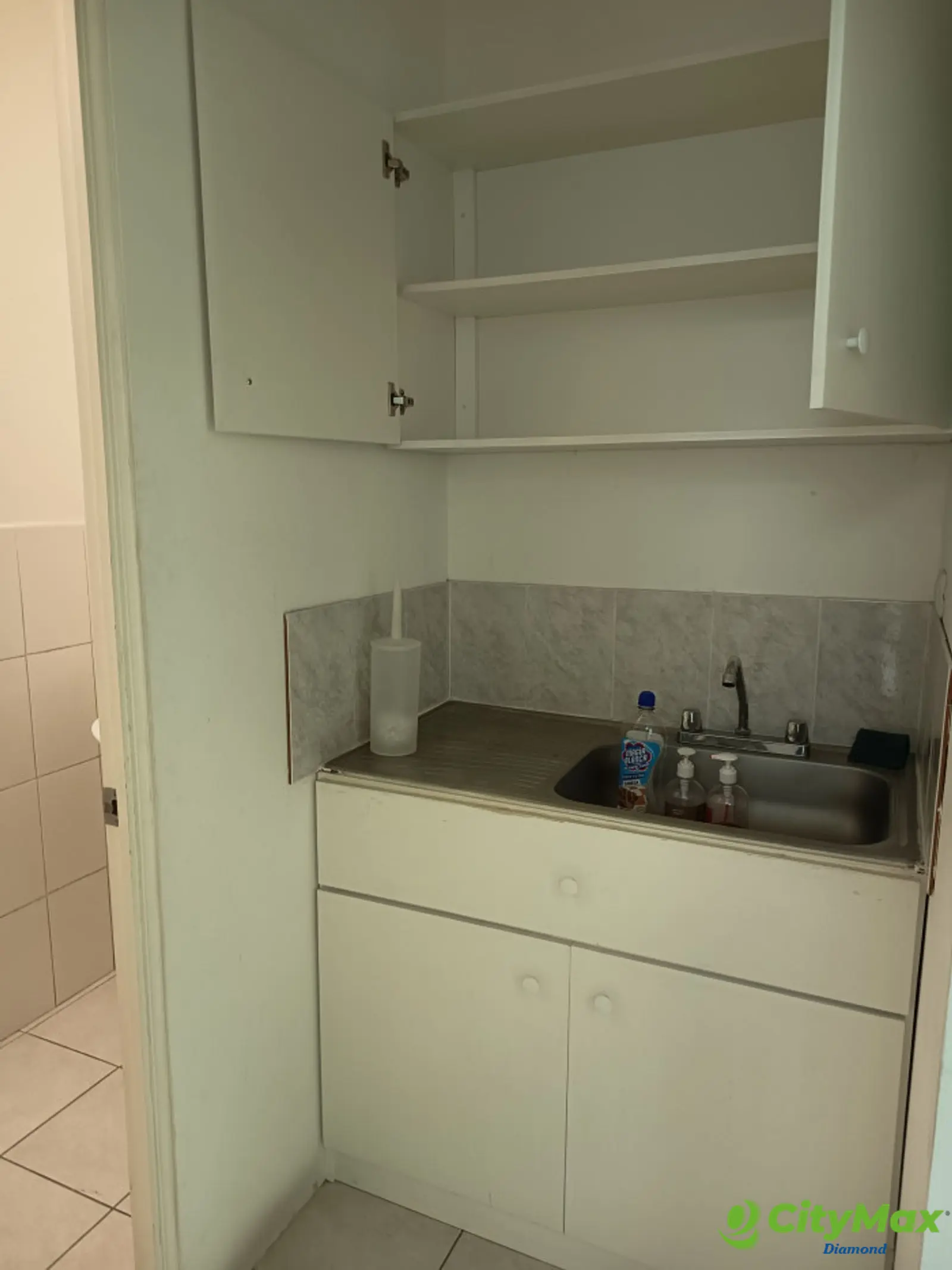 Oficina en Venta y/o renta en Zona 10 Zona Pradera - foto 12