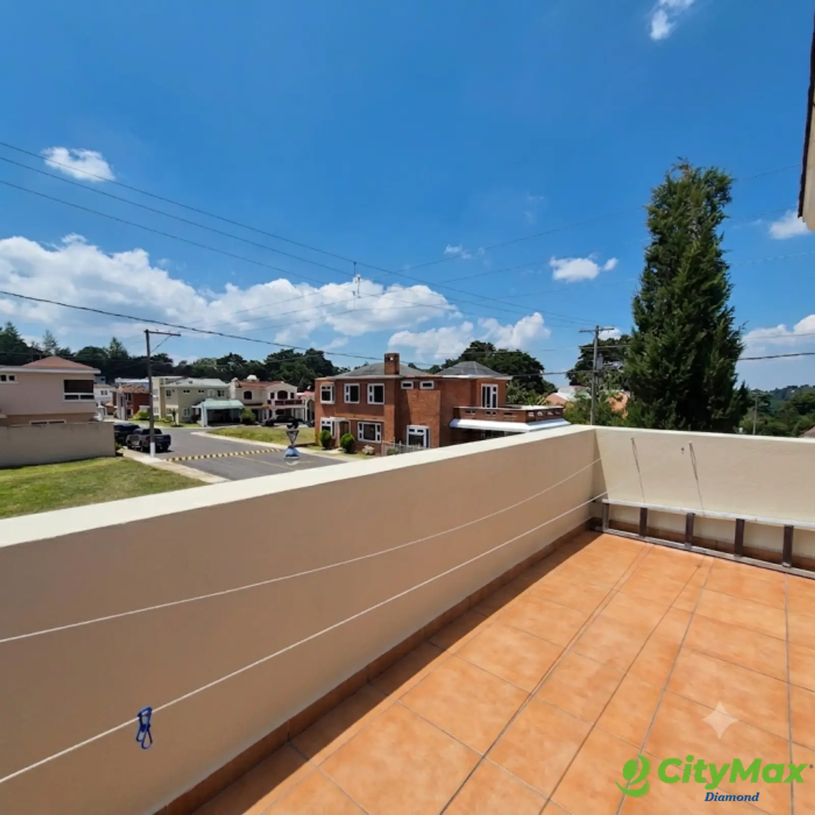 Casa de esquina en venta Km. 18 Carretera Salvador - balcón habitación principal IA