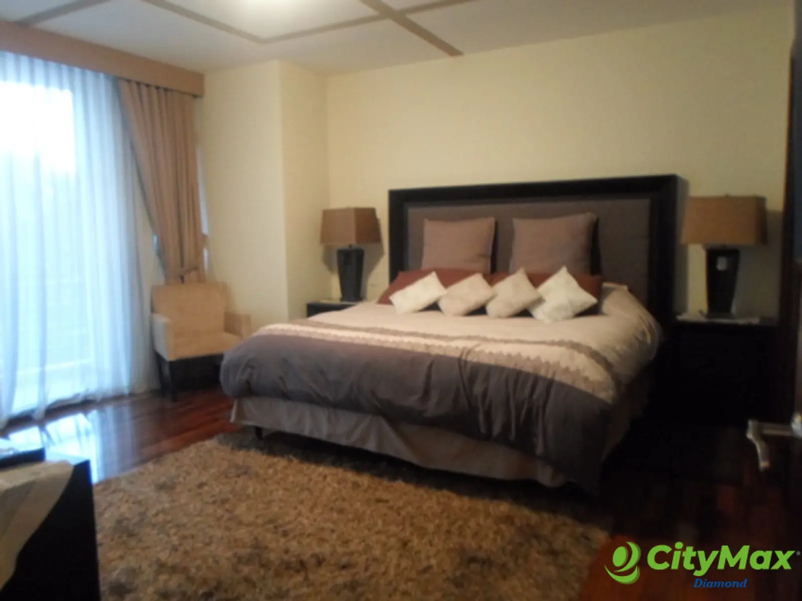 VENDO O RENTO Elegante Apartamento en zona 14 - foto 8