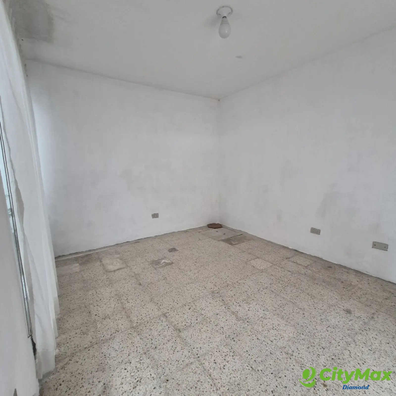 Casa en renta zona 15 Vista Hermosa 1 fuera de garita - estudio primer nivel