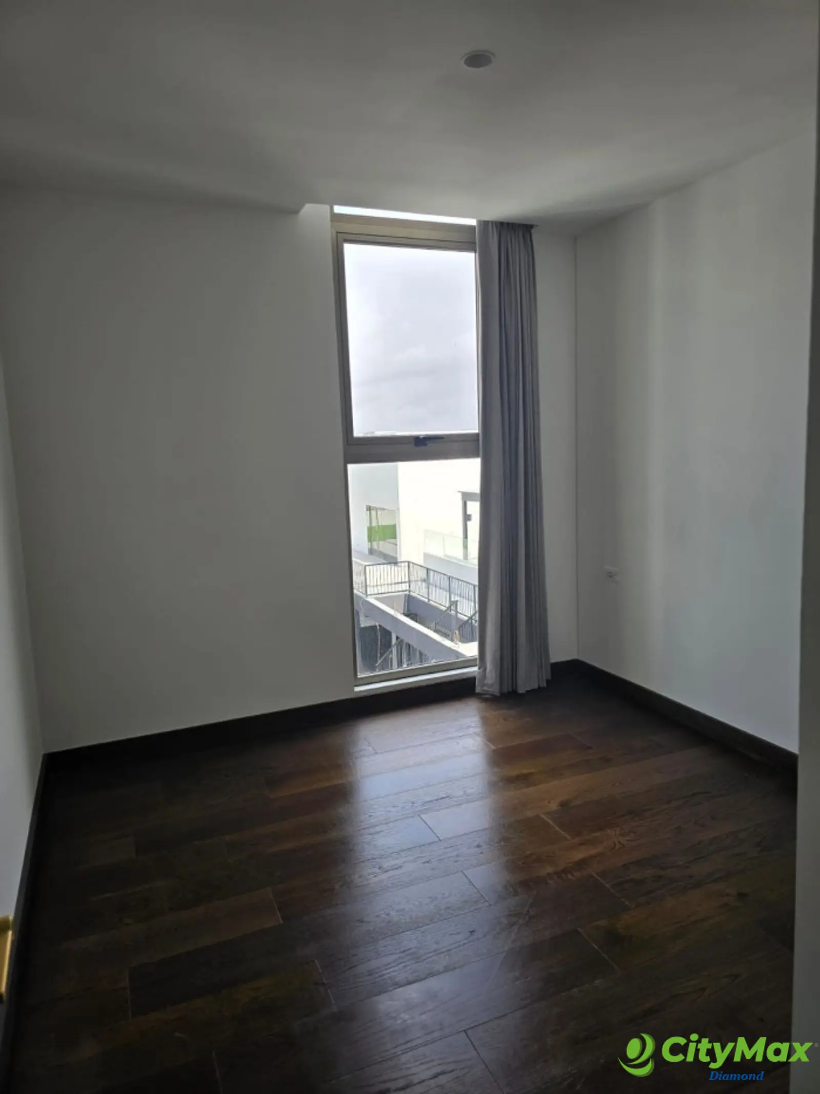 Apartamento en renta en zona 10 Athara - foto 2