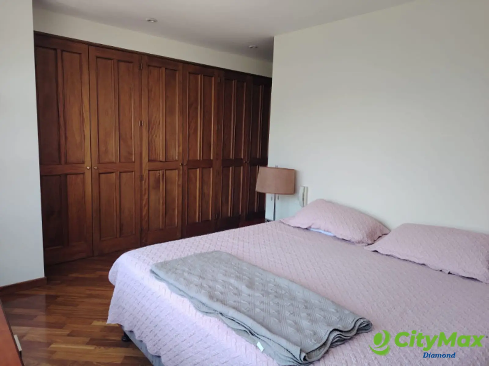 Apartamento semi amueblado en renta en zona 14 - foto 8