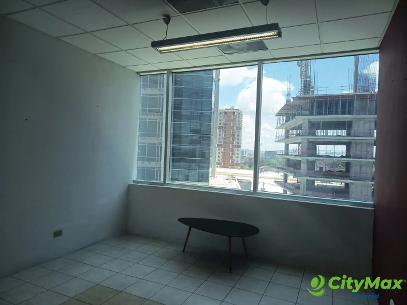 Oficina en Venta y/o renta en Zona 10 Zona Pradera - foto 3