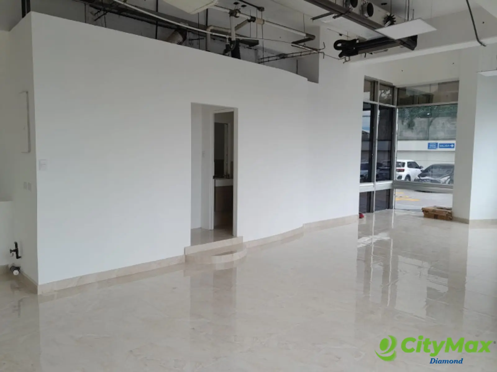 Local en VENTA / Renta en Edificio Oficinas Zona 15 - foto 5