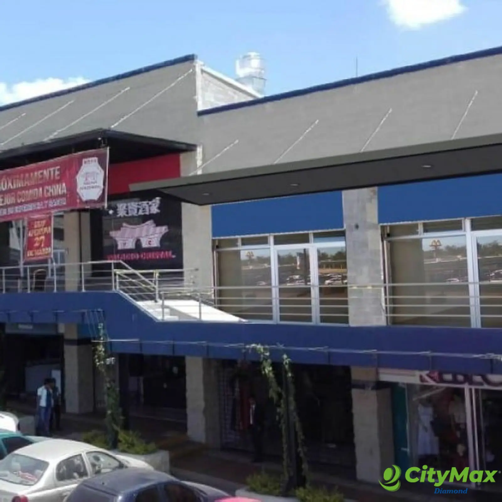 Renta Local en 2 Nivel Plaza Comercial en San Cristobal - foto 5