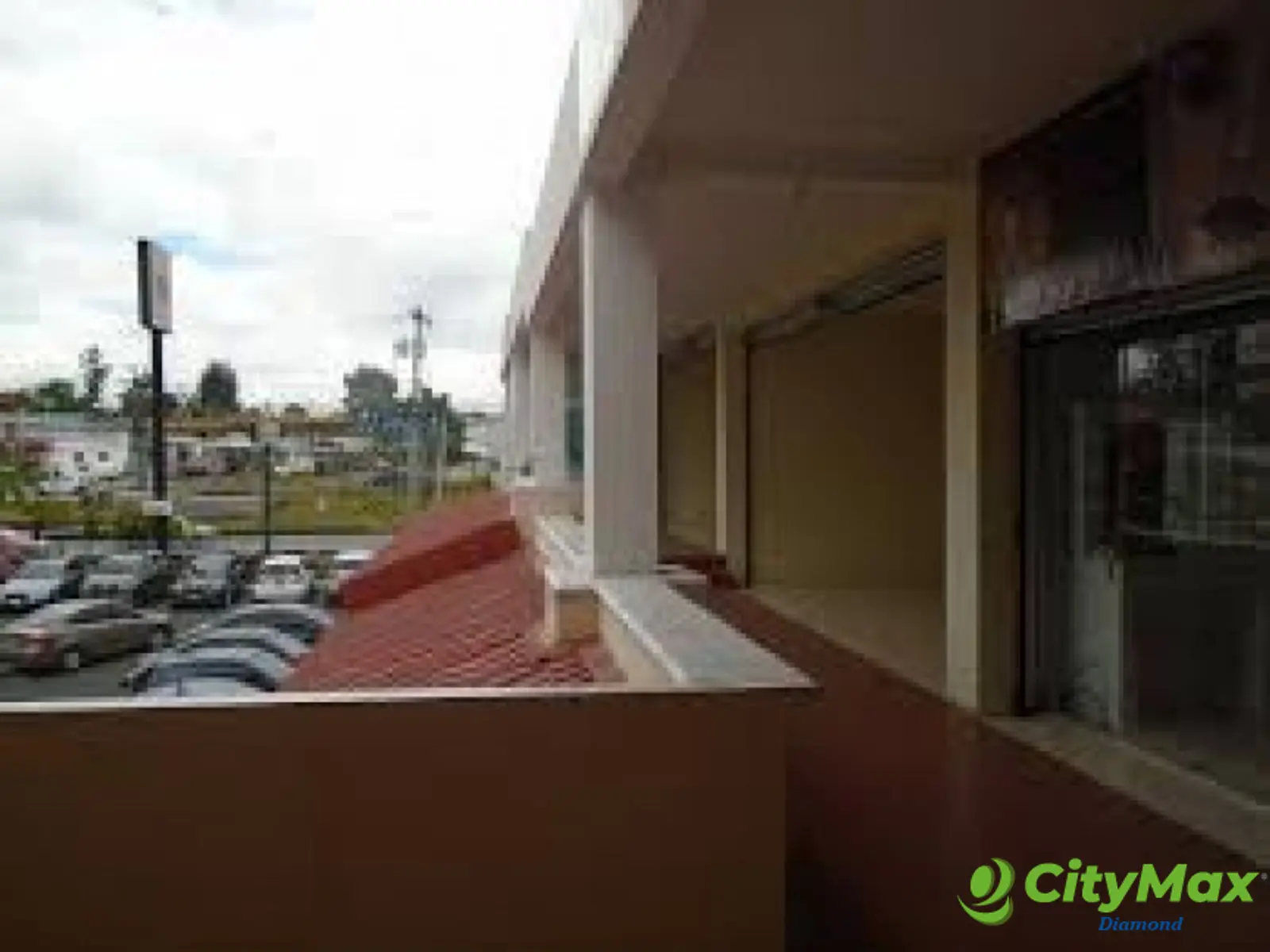 Renta Local en 2 Nivel Plaza Comercial en San Cristobal - foto 6