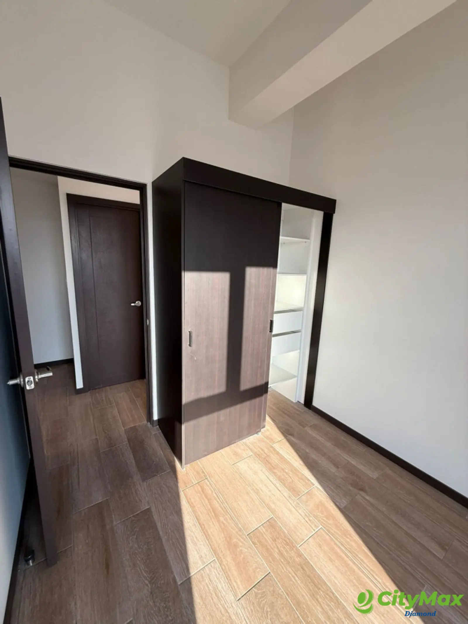Apartamento en renta en zona 11 Edificio nuevo - foto 12