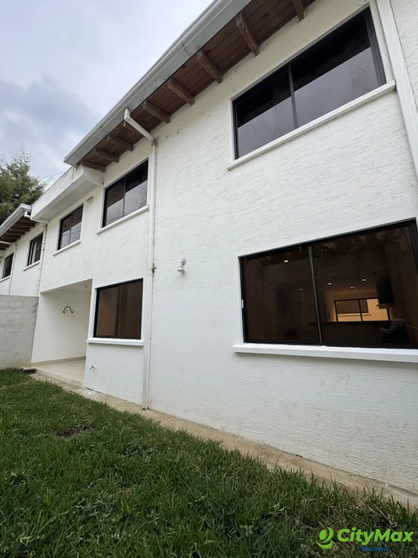 Casa en renta condominio Zona 16 Blvd. Acatán - foto 16