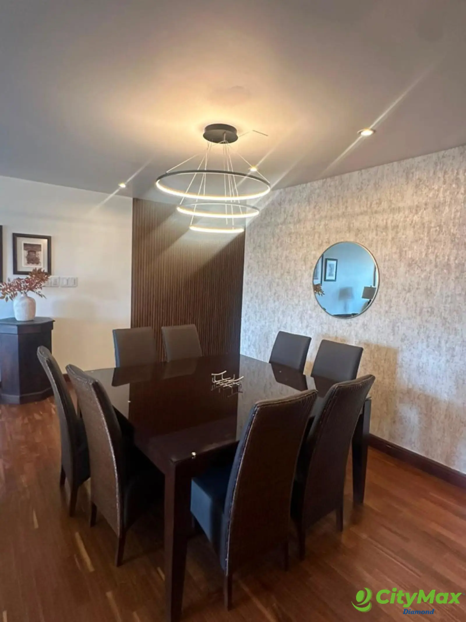 Renta Apartamento de 183mt2 amueblado en zona 10 - foto 4