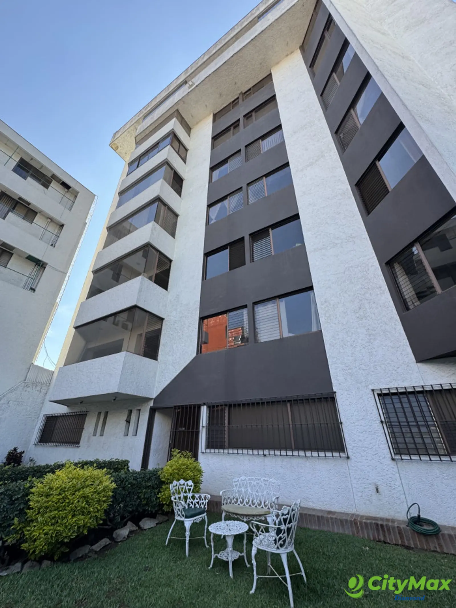 Apartamento Amueblado en Renta y Venta Zona 10  - foto 13