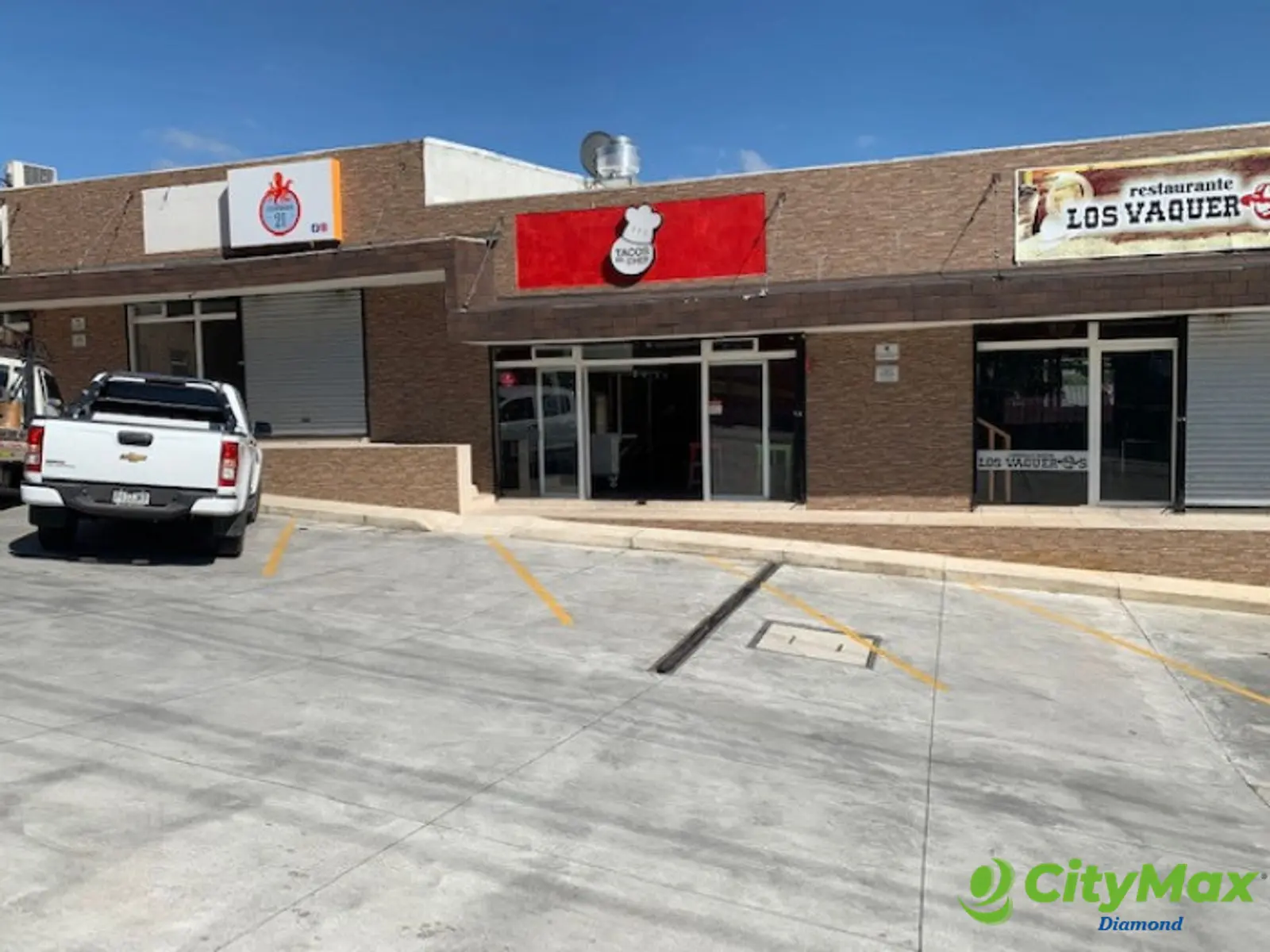 Local en renta Plaza Comercial zona 13 Av. Hincapie - foto 8